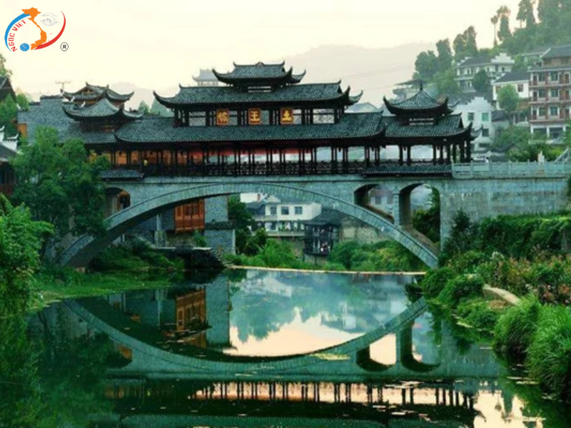 TOUR ÂN THI - TRUNG QUỐC: PHƯỢNG HOÀNG CỔ TRẤN - TRƯƠNG GIA GIỚI - BAY VJ